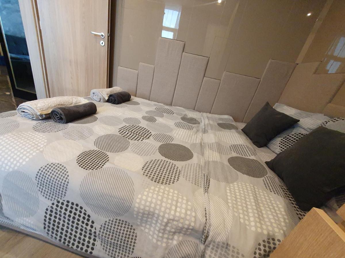 Diamond Luxury Apartment โซเฟีย ภายนอก รูปภาพ